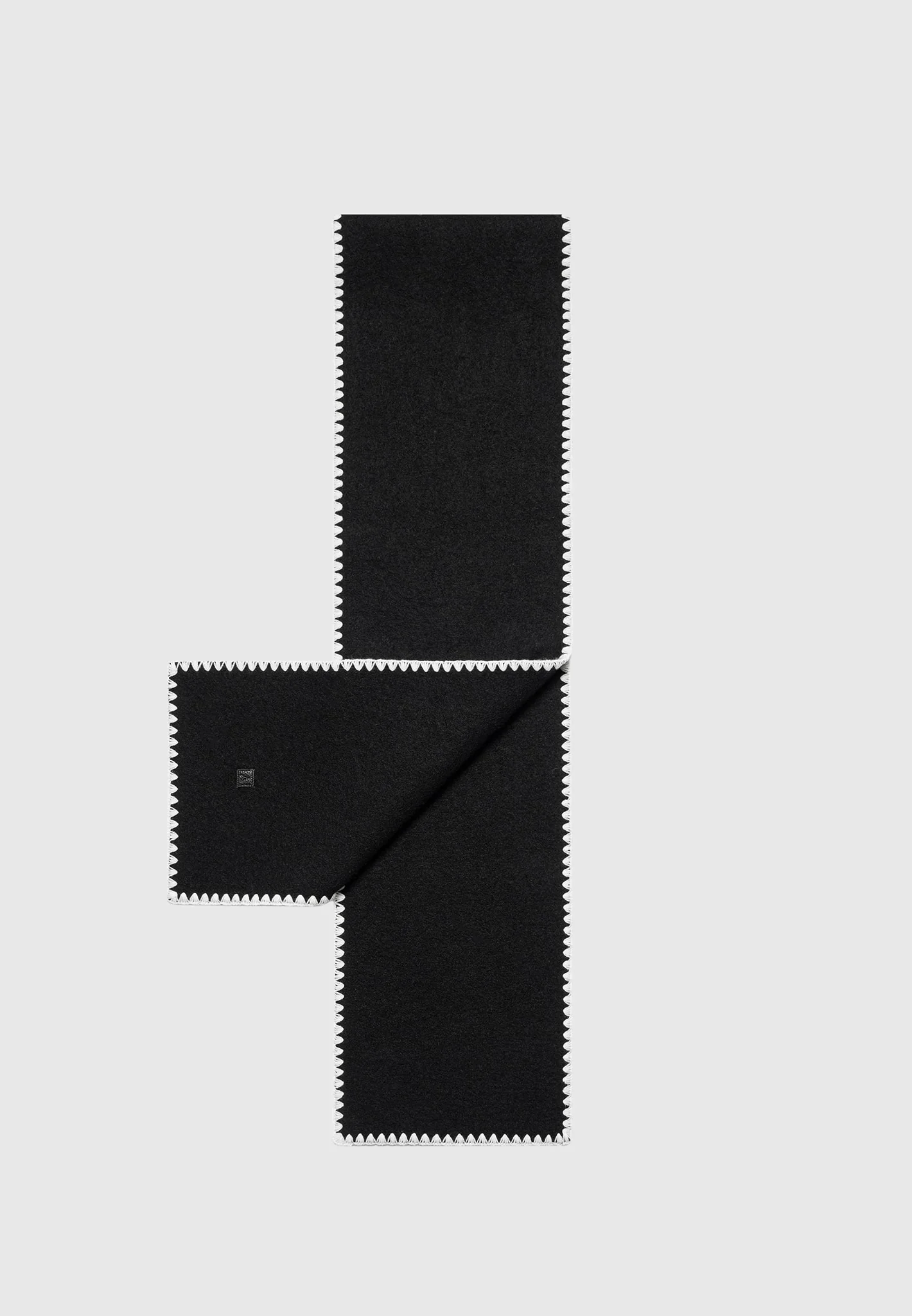 Aube - Blanket Stitch Wool Scarf - Black - Image 6