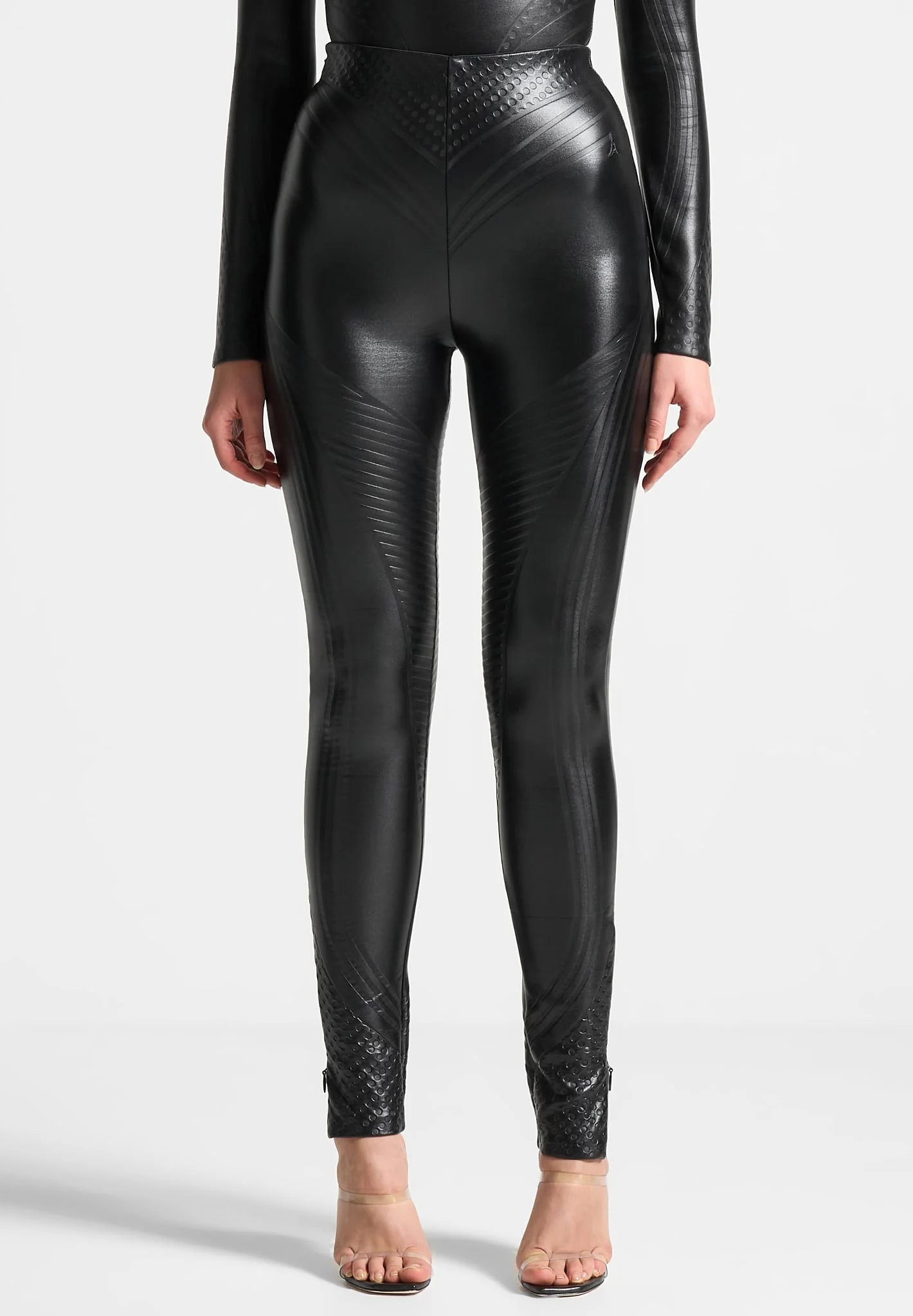 Debossed Contour Leggings - Black - Image 3