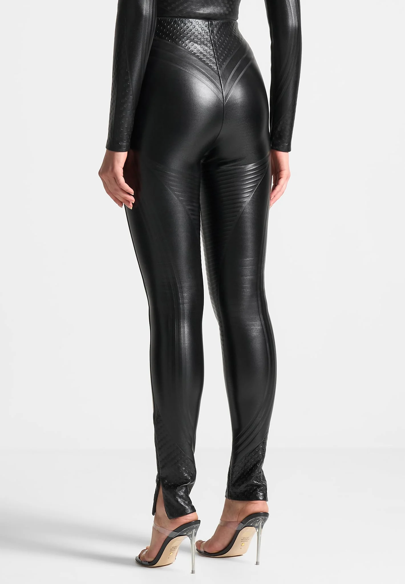 Debossed Contour Leggings - Black - Image 4