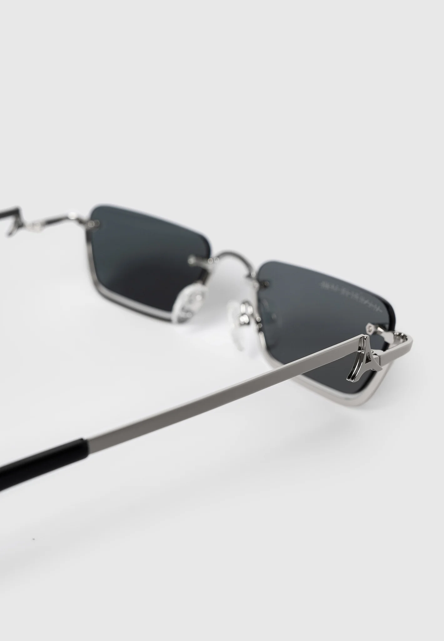 Kai - Rectangular Frameless Sunglasses - Silver - Image 7