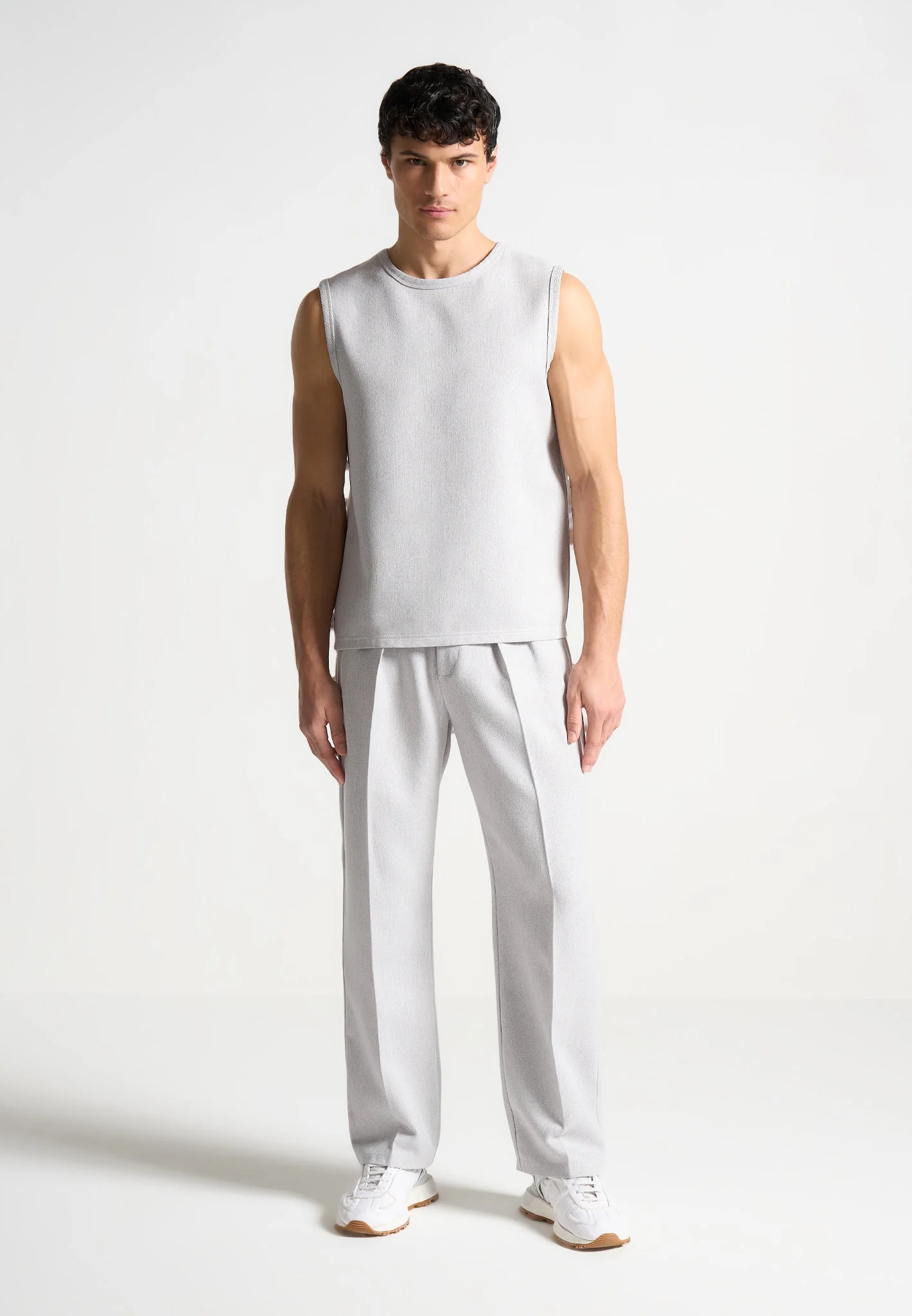 Pierre - Relaxed Fit Textured Pleated Tailored Trousers - Light Grey - Image 3