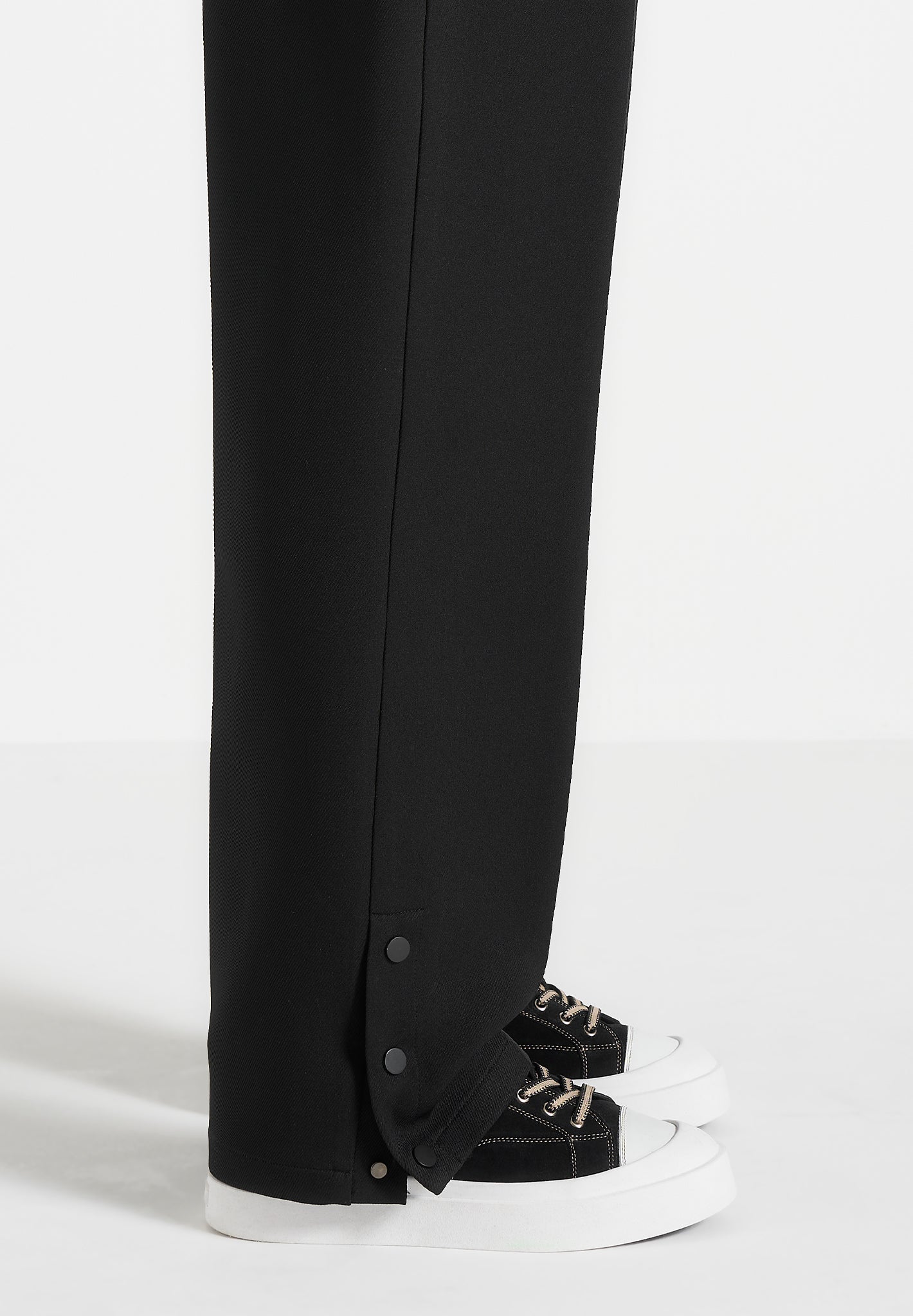 Vienna - Suede Contrast Stitch Sneaker - Black - Image 3