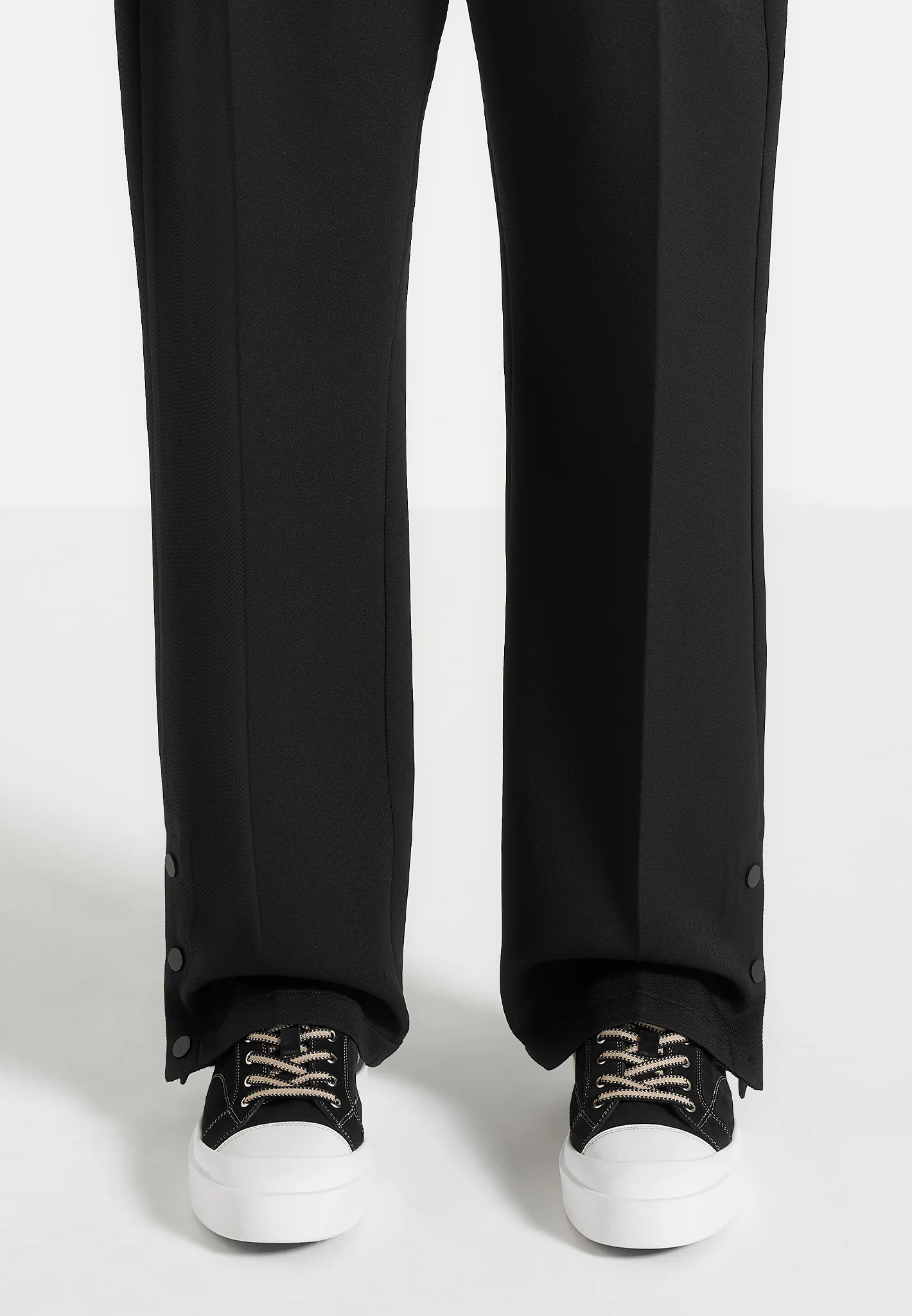 Vienna - Suede Contrast Stitch Sneaker - Black - Image 4